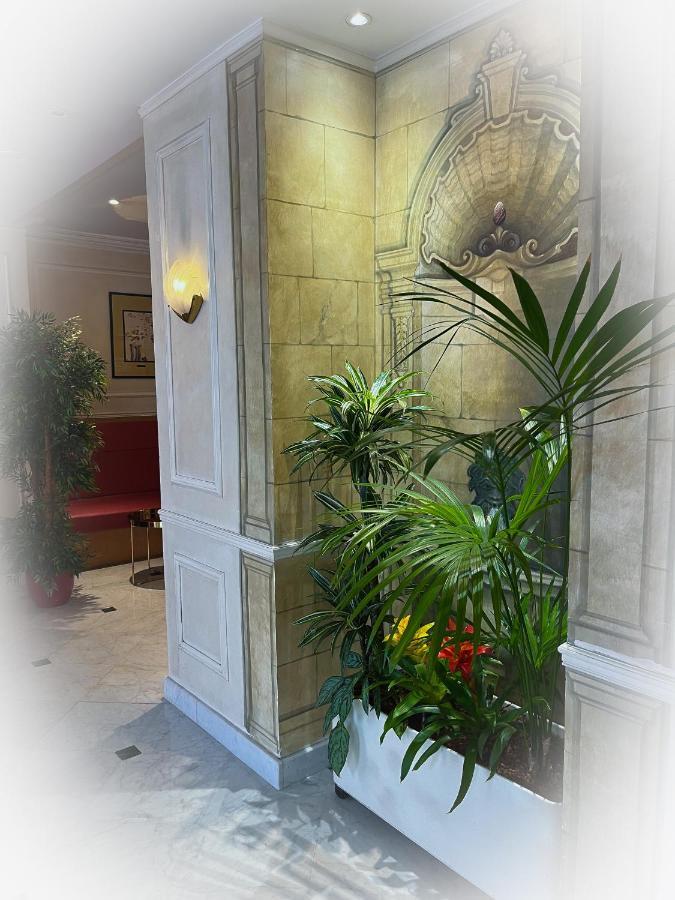 Montparnasse Daguerre Hotel 3*